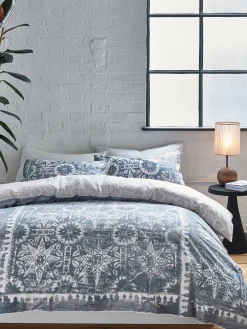 Aurora Reversible Bedding Set