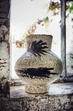 Hatheli Vase