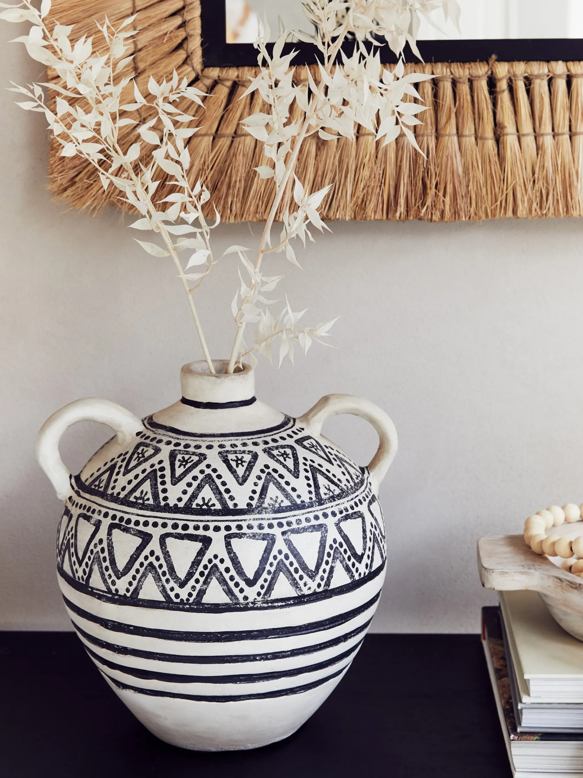 Round Handle Pattern Vase